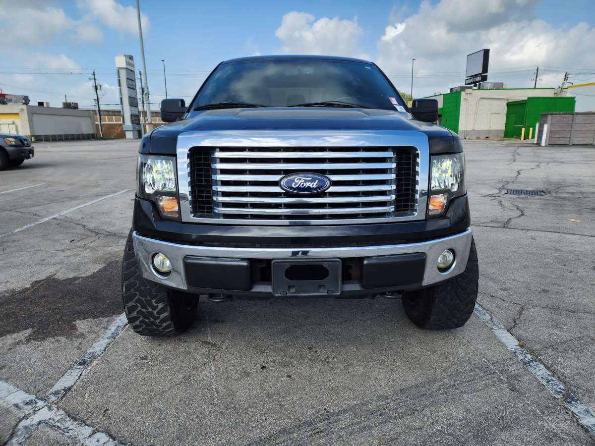 Ford F150 LIFTED 2013