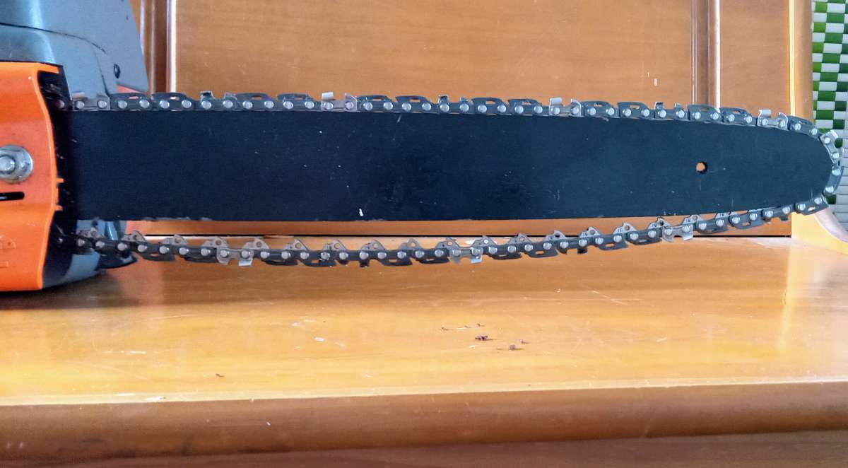 16in Remington electric chainsaw