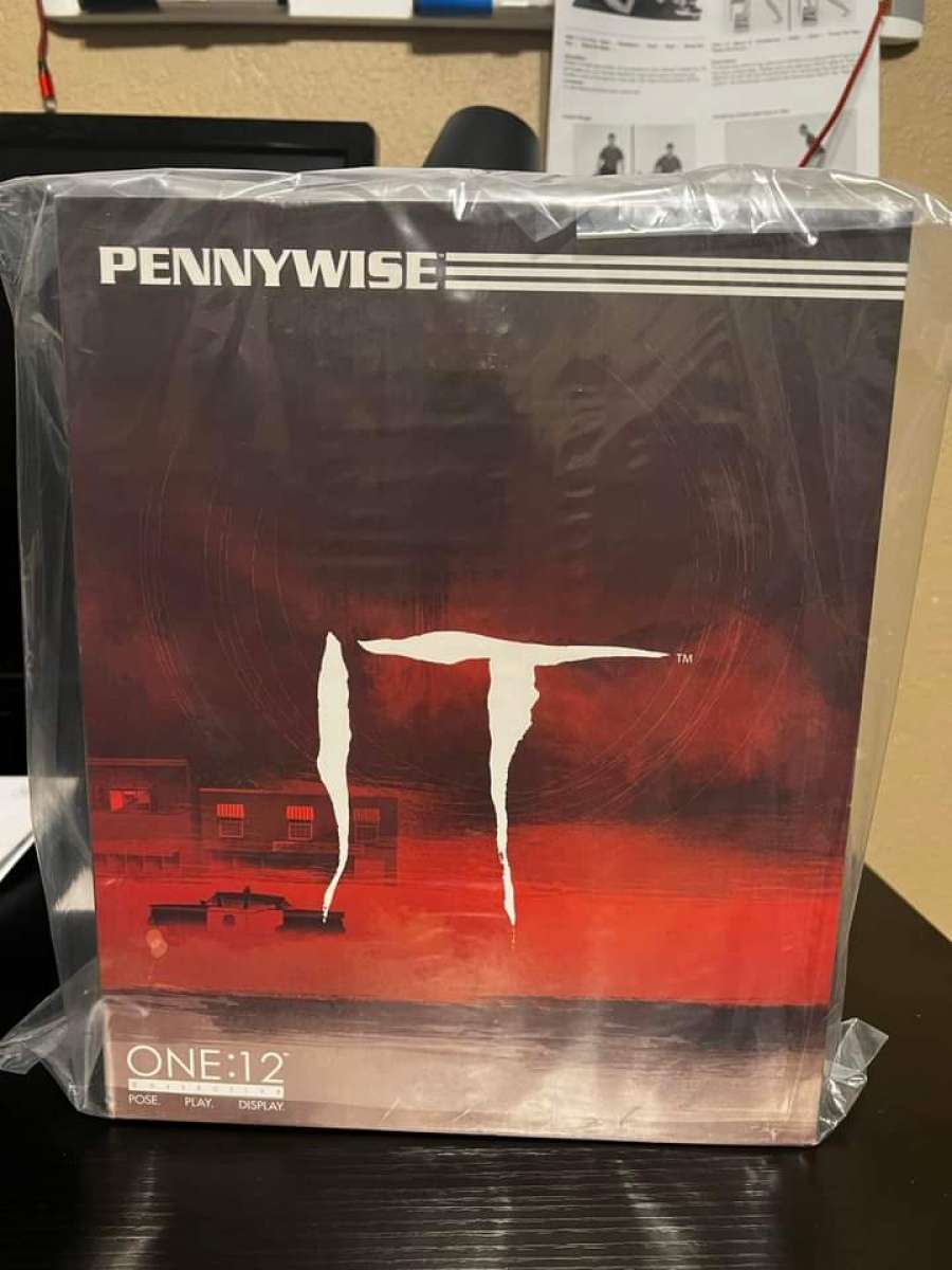 New Mezco It 1 12 Figure New Tons Of Accessories