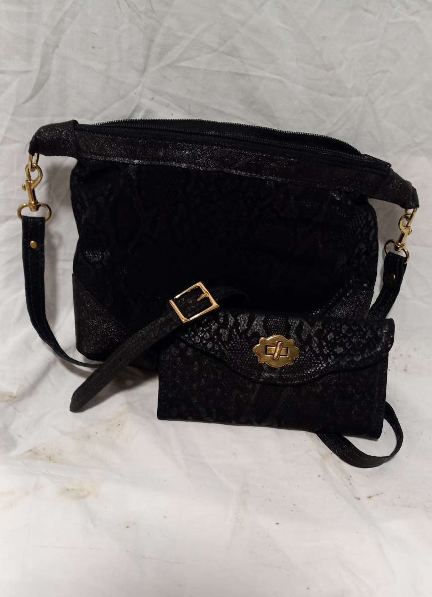 Genuine leather purse and matching wallet set