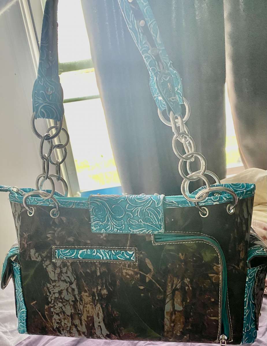 camo purse with a camo wallet