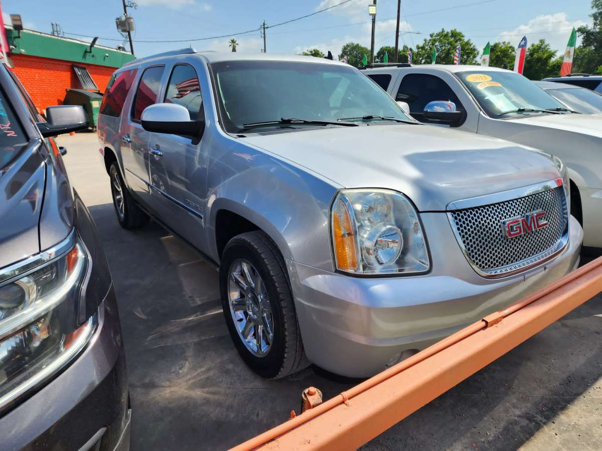 GMC YUKON DENALI XL 2013