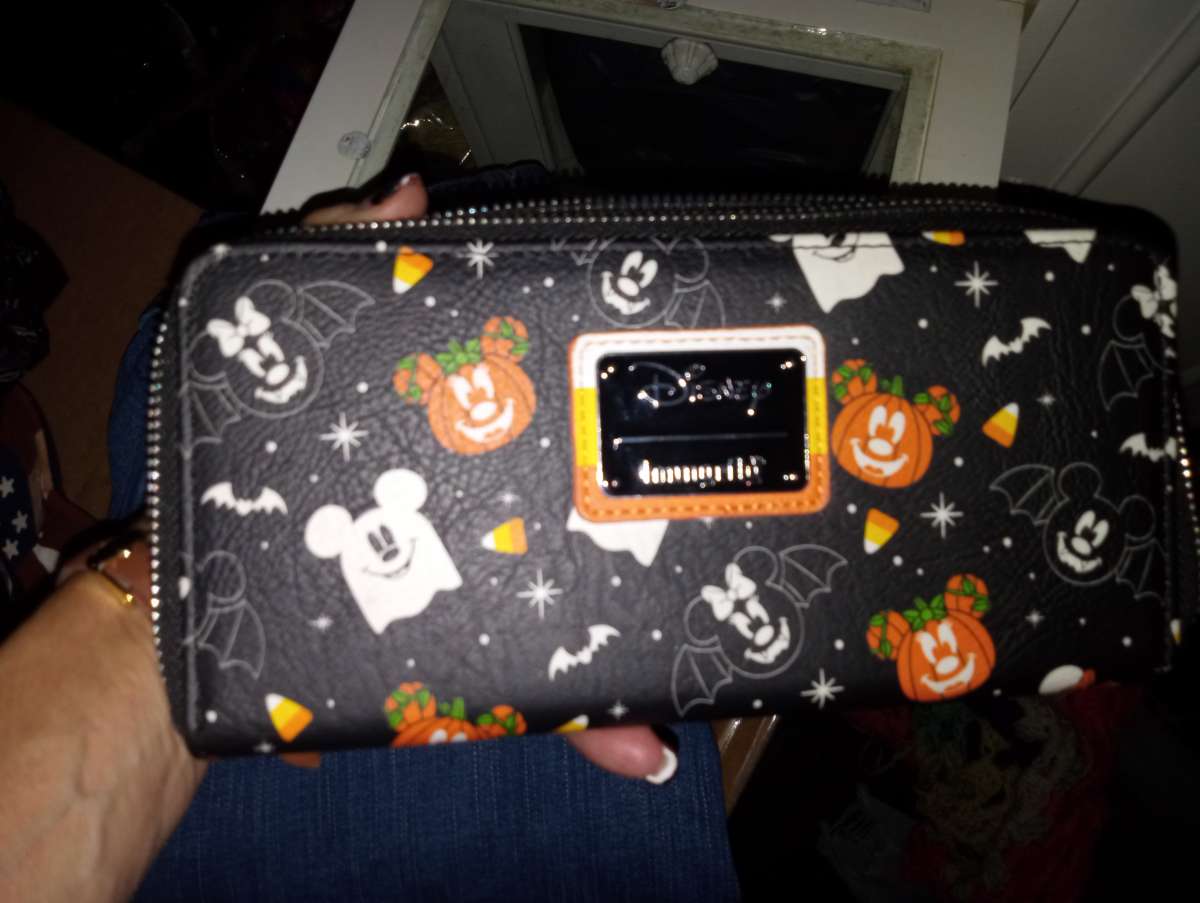 Halloween lounge fly wallet