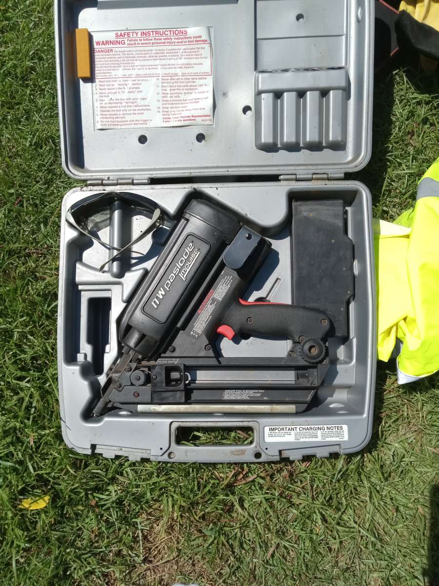 Parlodel IM 300 cordless nailer