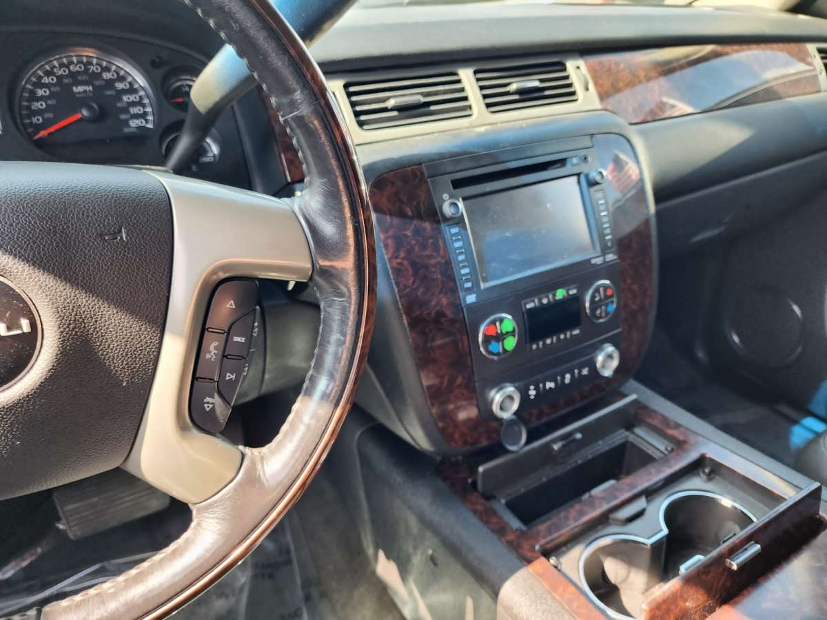 GMC YUKON DENALI XL 2013