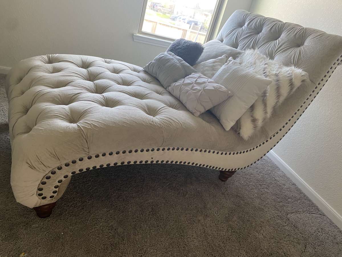 Large Ashley Chaise Lounger