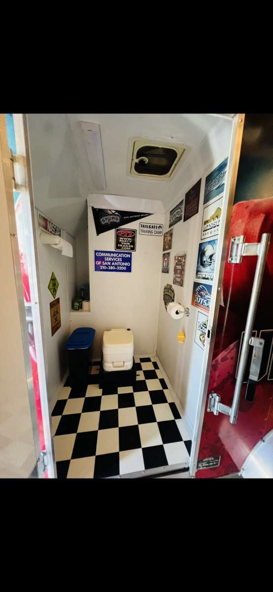 Tailgate party trailer