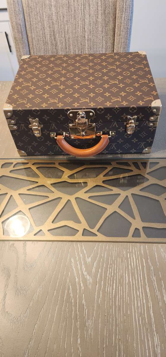 Louis Vuitton Sneakers size 11