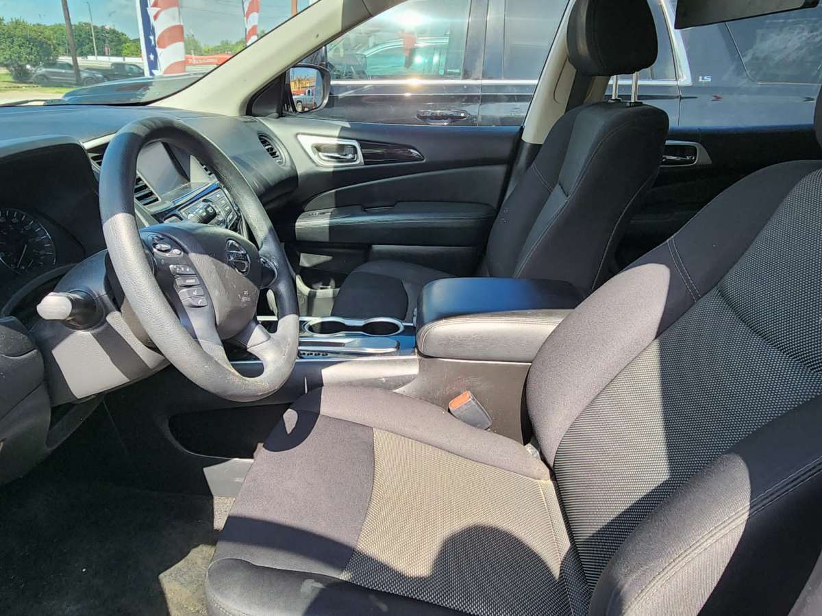 98k Nissan Pathfinder V6 2018