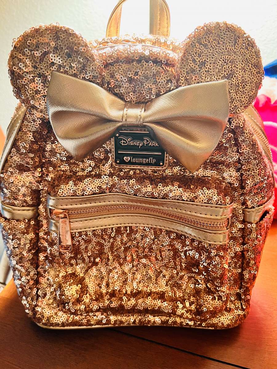 Im selling Loungeflys