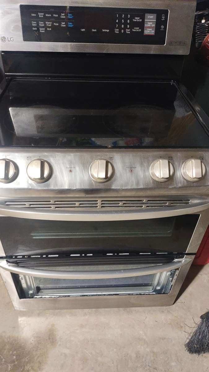 LG Electric stove oven