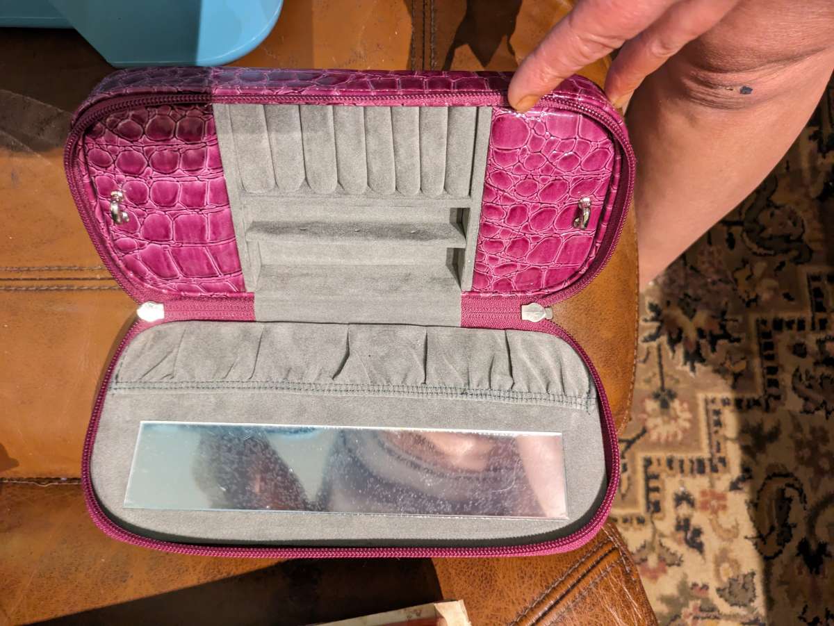 traveling jewelry case