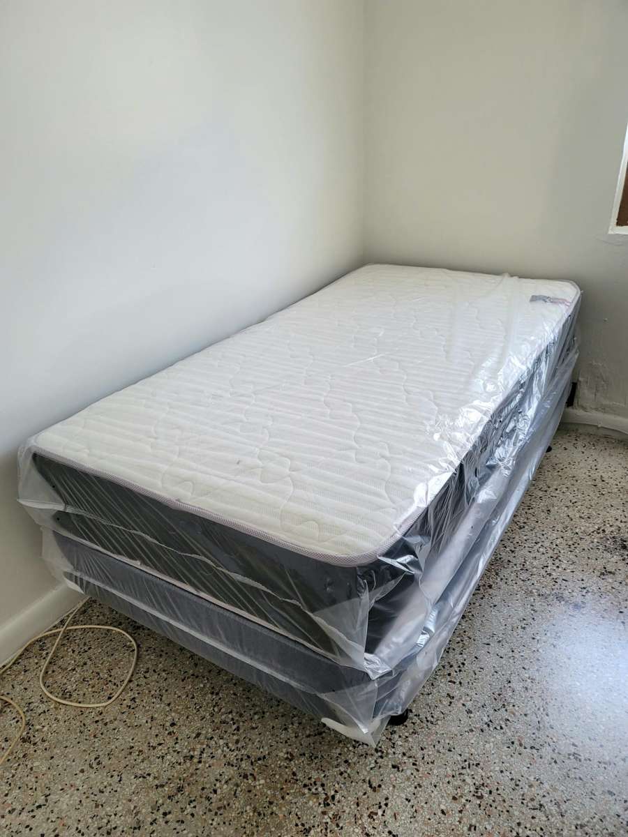 NEW TWIN SIZE SET MATTRESS AND BOX SPRING2PCS