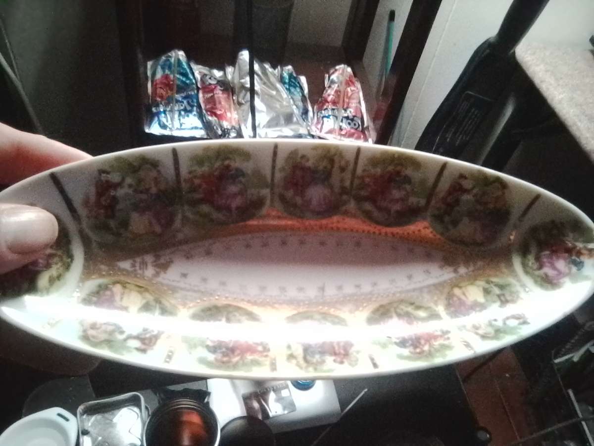 Royal stamped porcelain dish inlaid with Gold