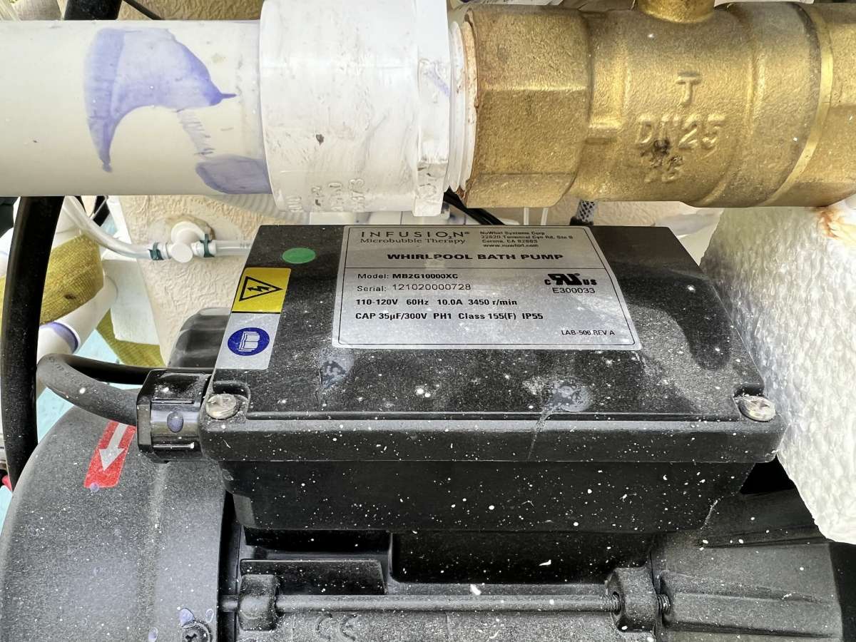 Therapeutic walk in Jacuzzi tube