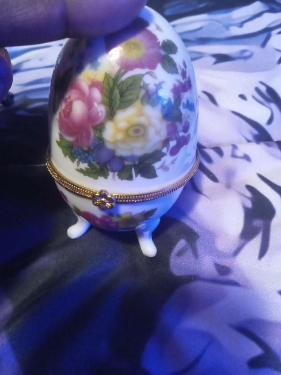 EGG TRINKET BOX