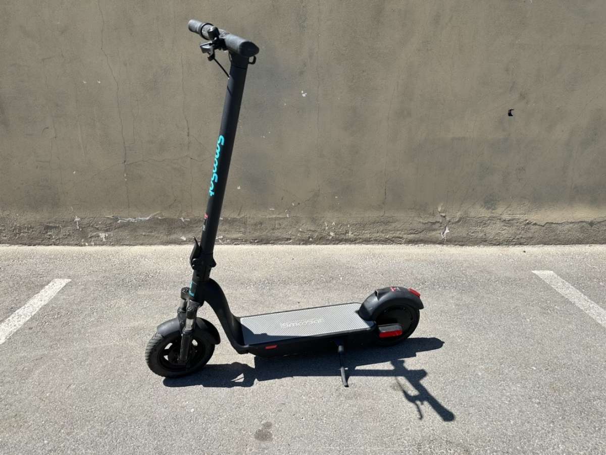 Electric Folding Scooter APP control 30 Miles Real Range Up