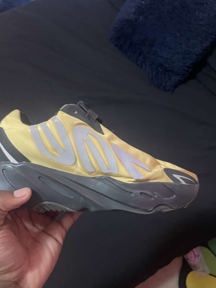 yezzy 700 honey comb