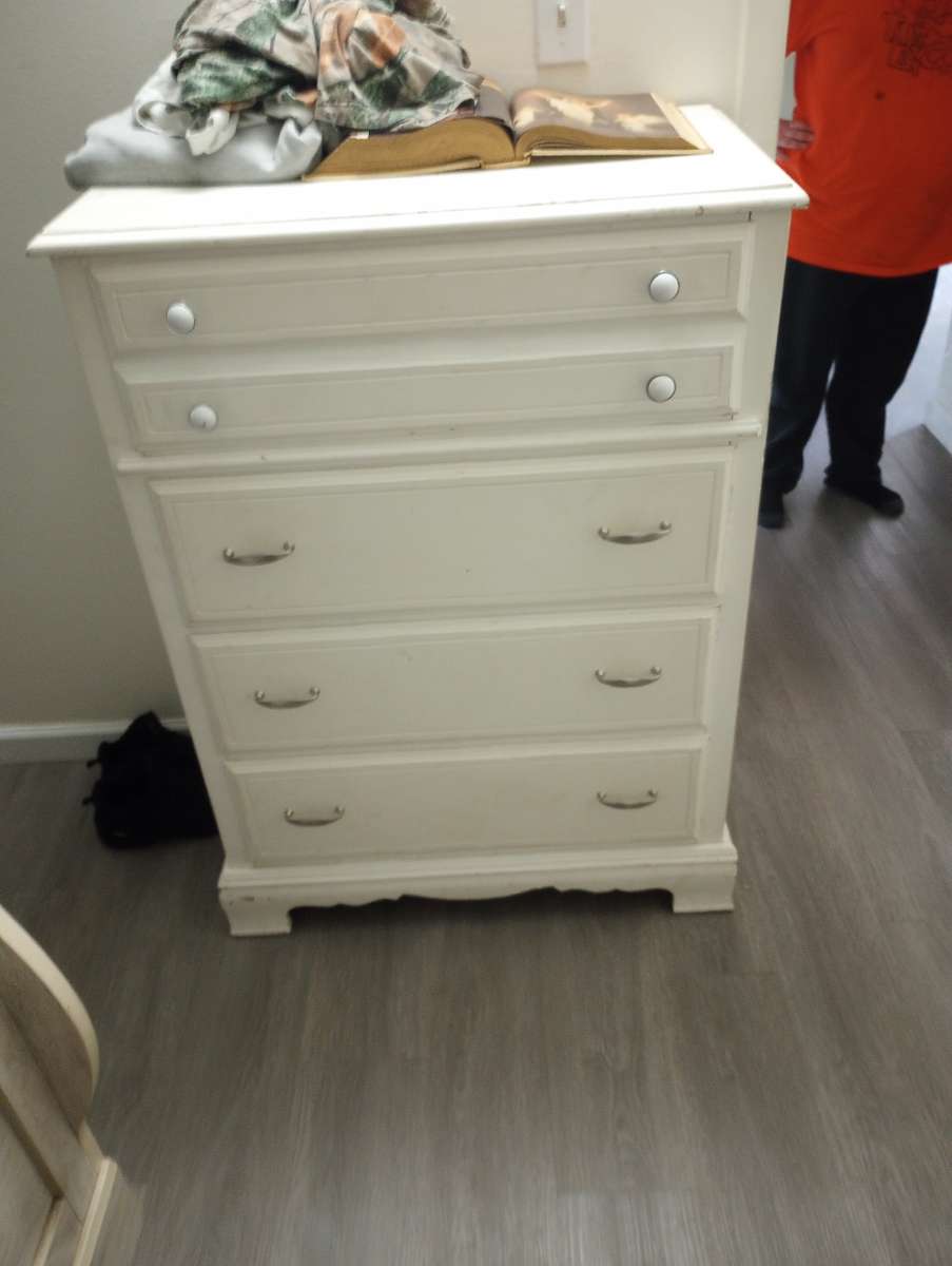 two bedroom apartment everything must go 2000