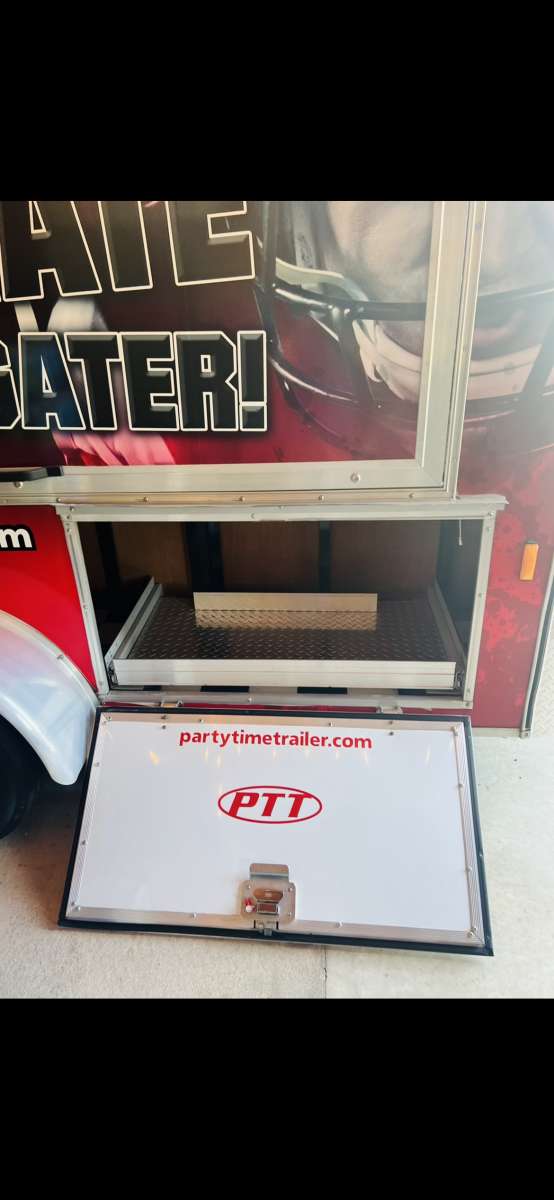 Tailgate party trailer