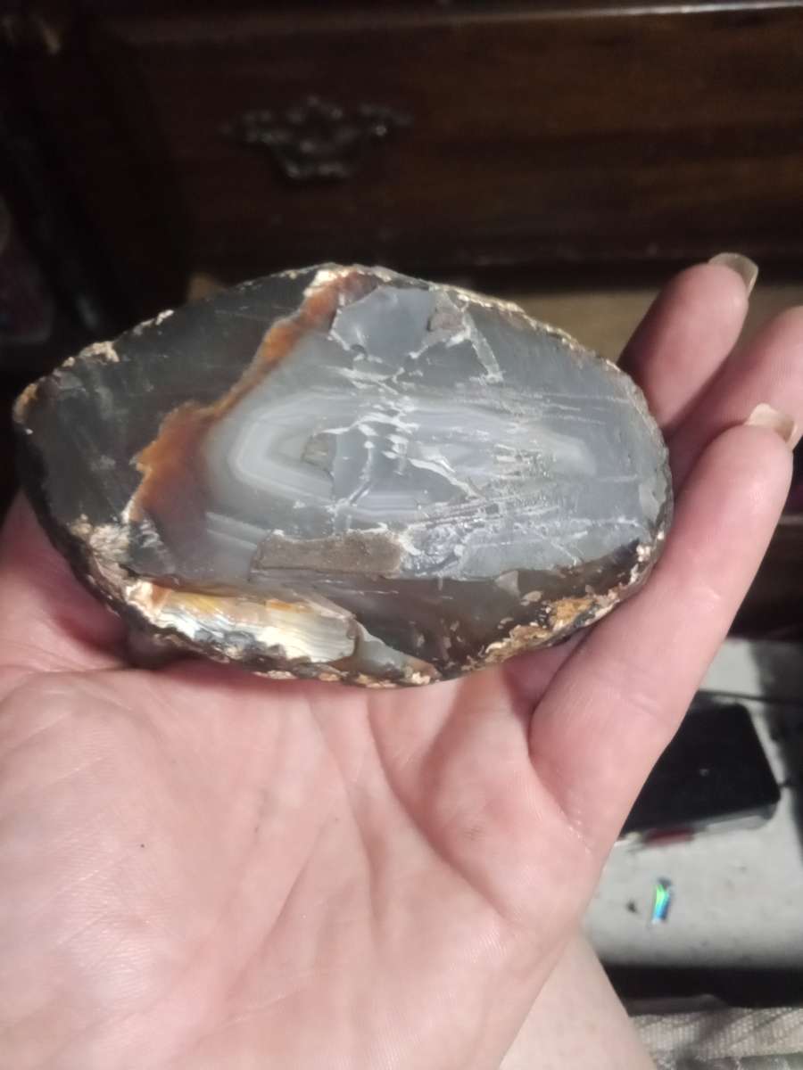 Agit shaped piramid healing rock