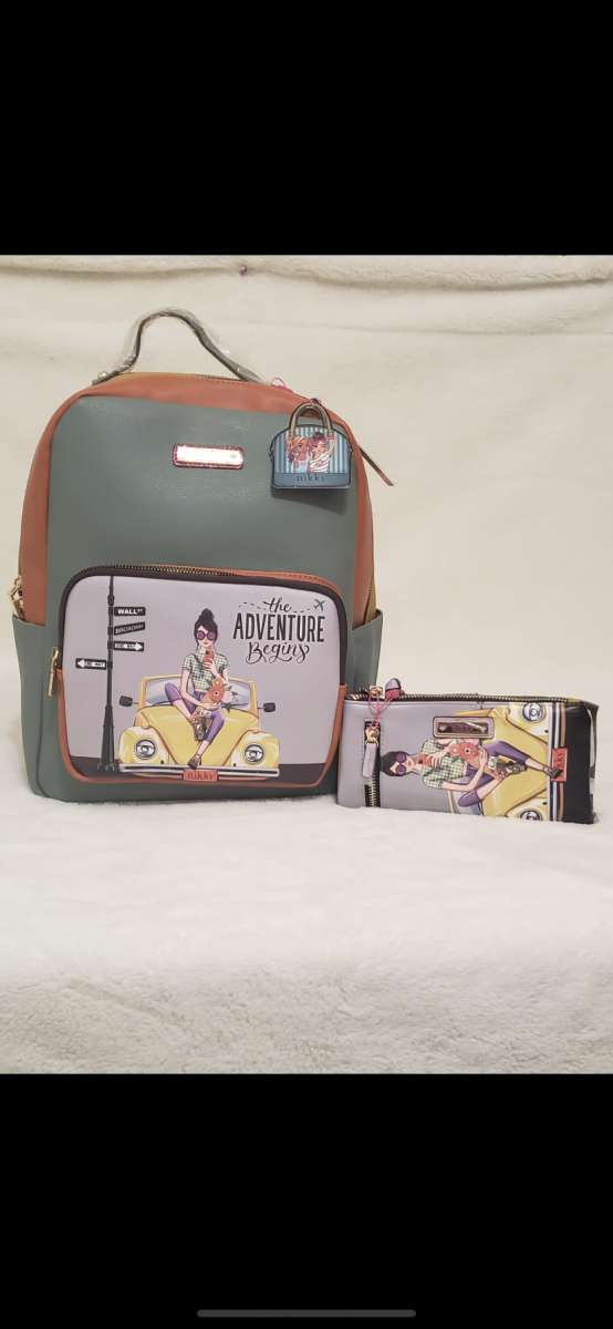 mochila y cartera NL