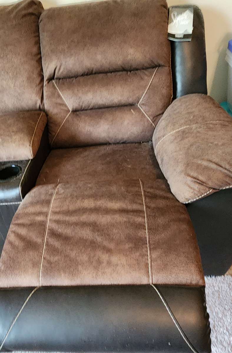 reclining love seat with console