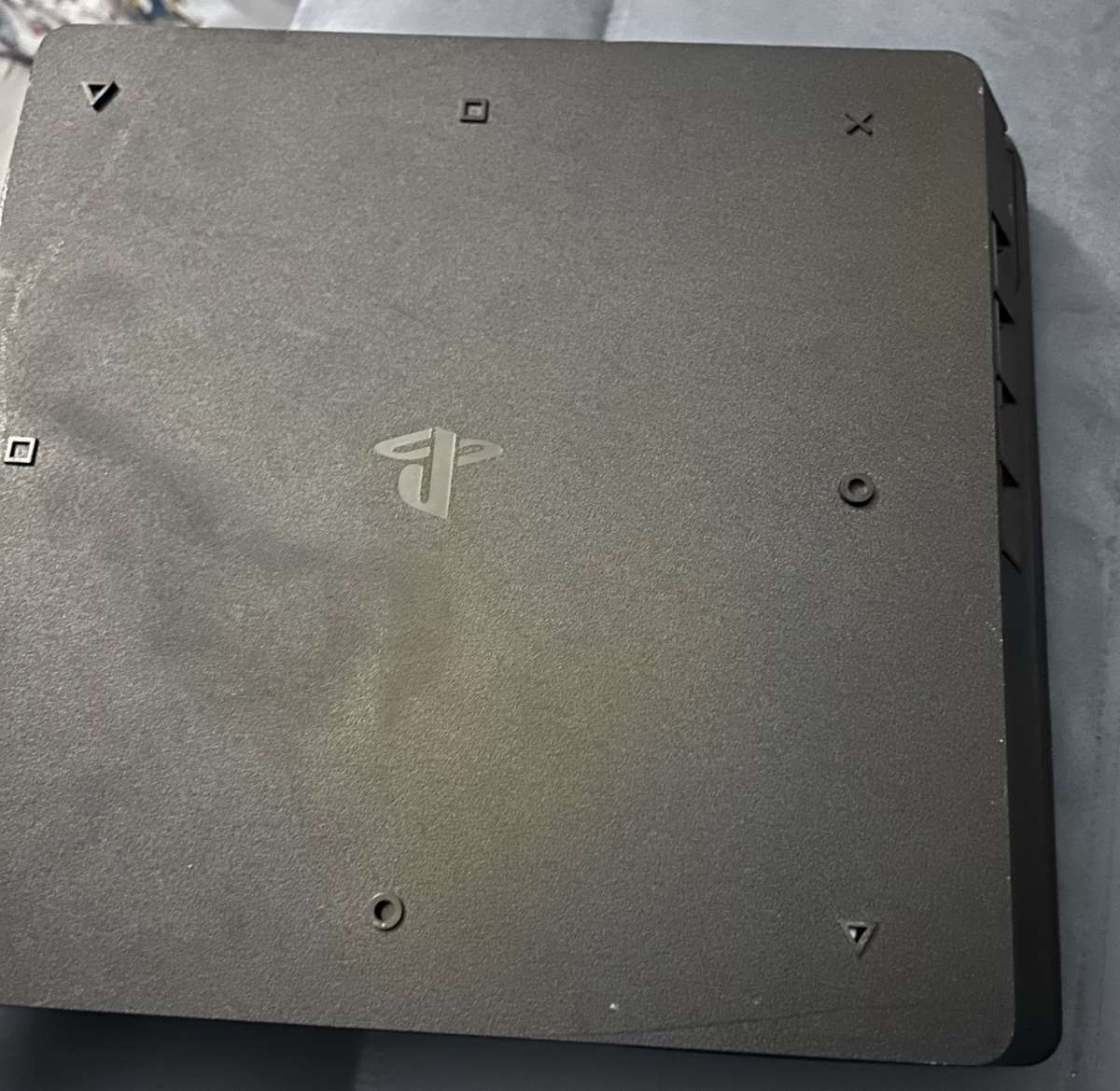 ps4 with 2 controllers