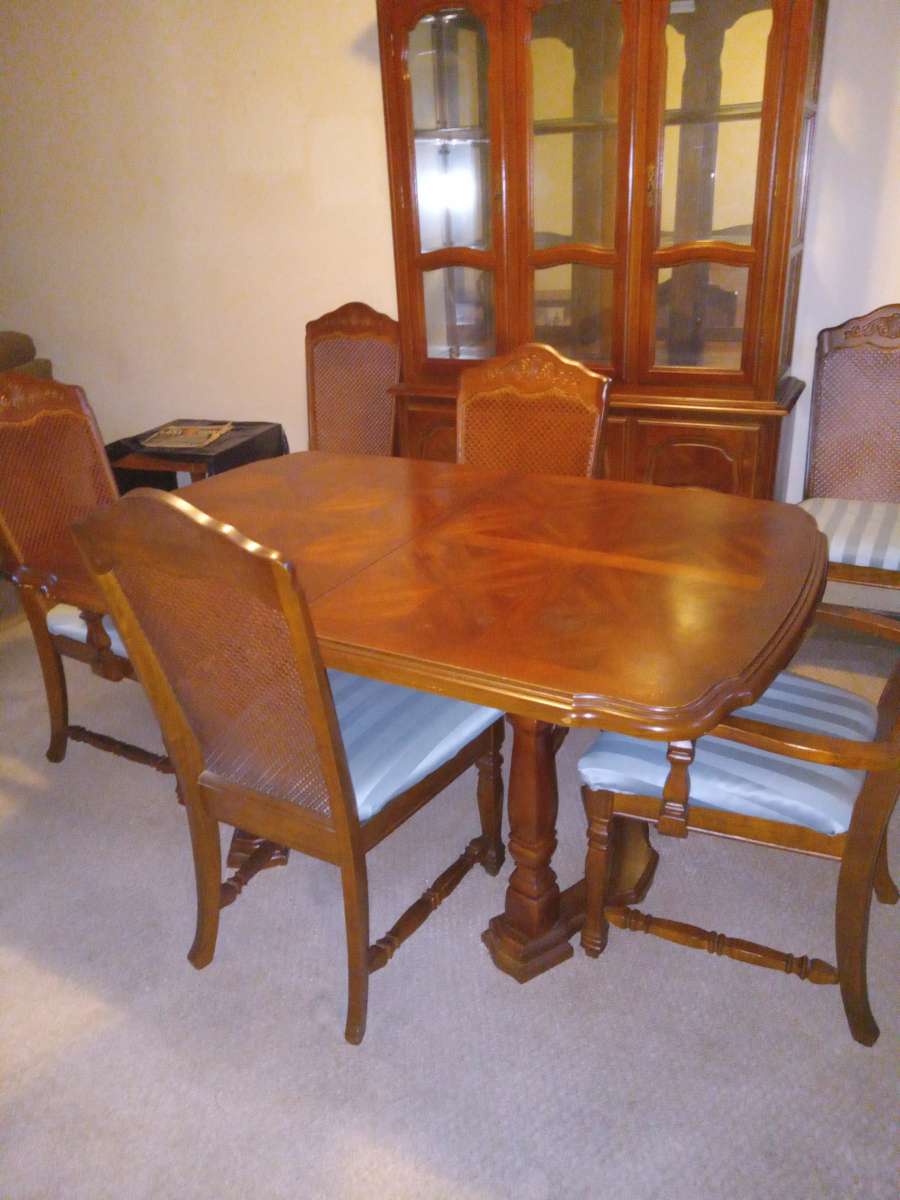 dinette set
