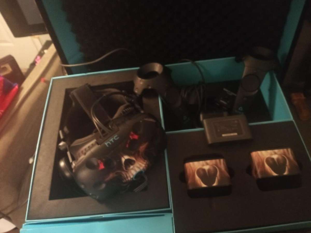 HTC vive VR headset Oculus rift Pro Pack