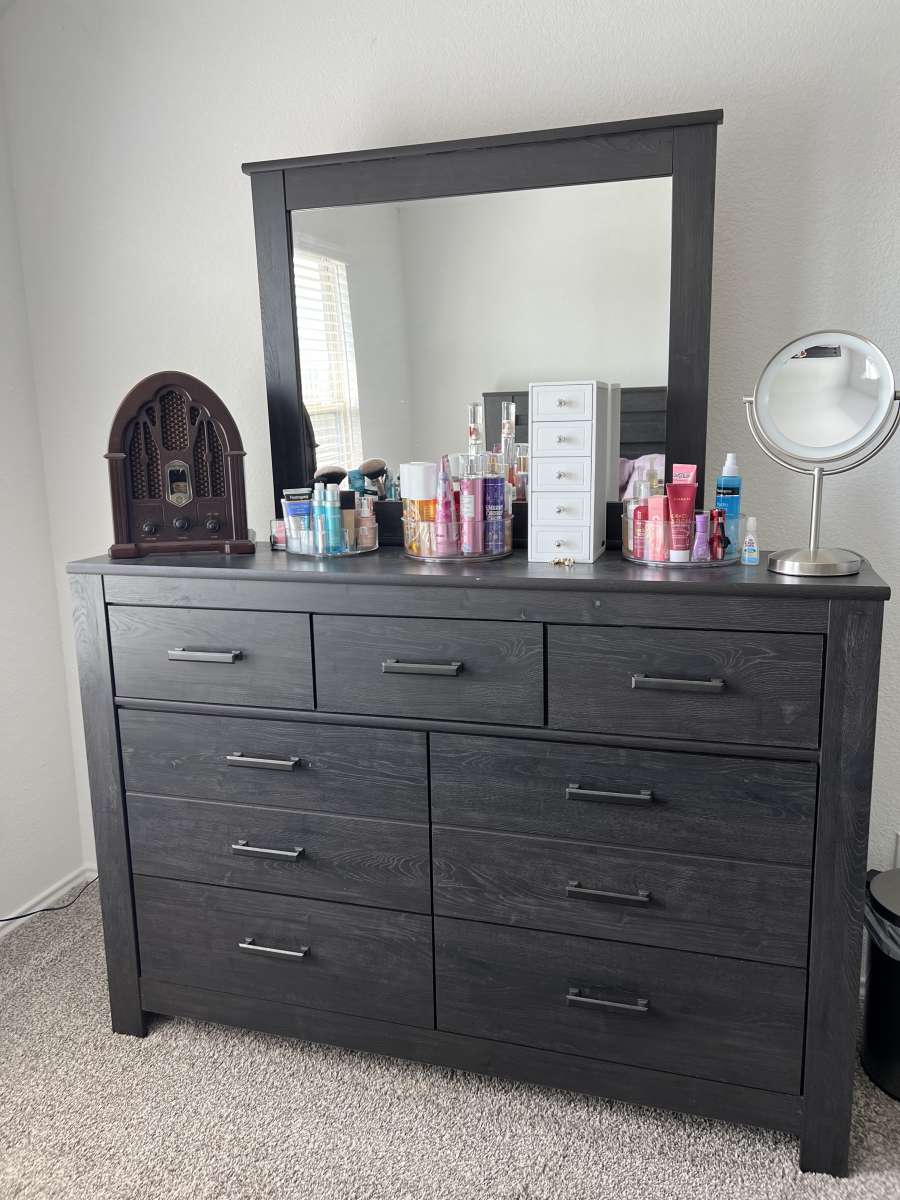 BROWN QUEEN BEDROOM SET