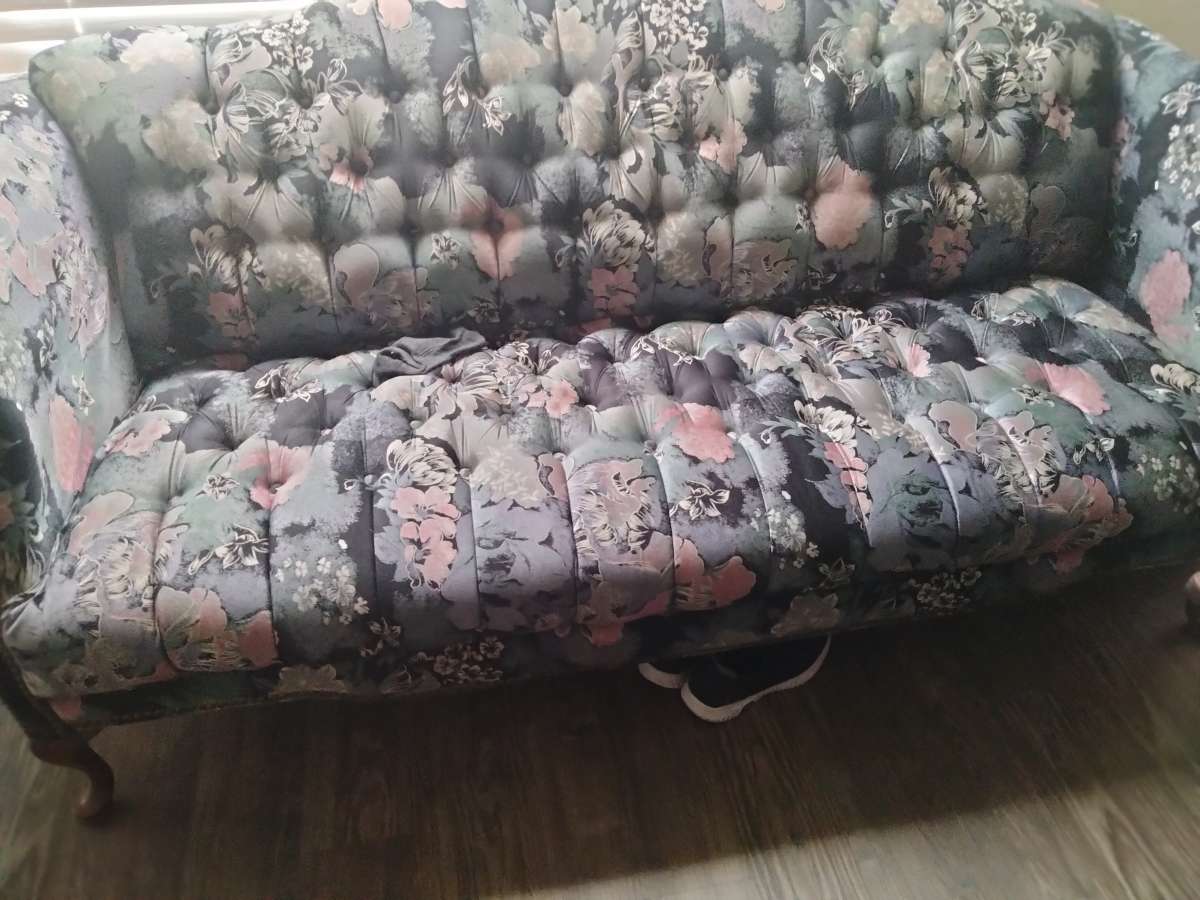 3 Pc Furniture Set Barley Used