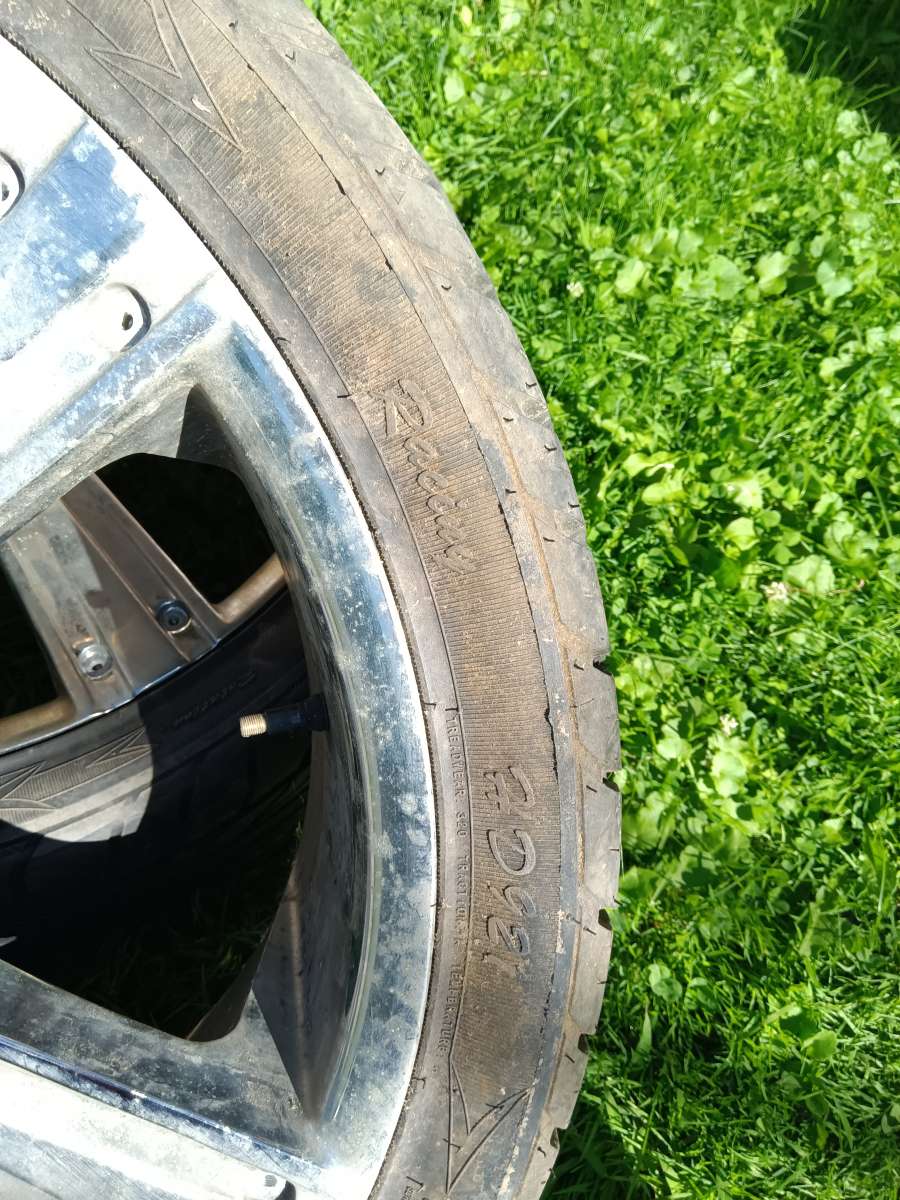 HAIDA RACING TIRES with 2 5 lug universal rims as pictured