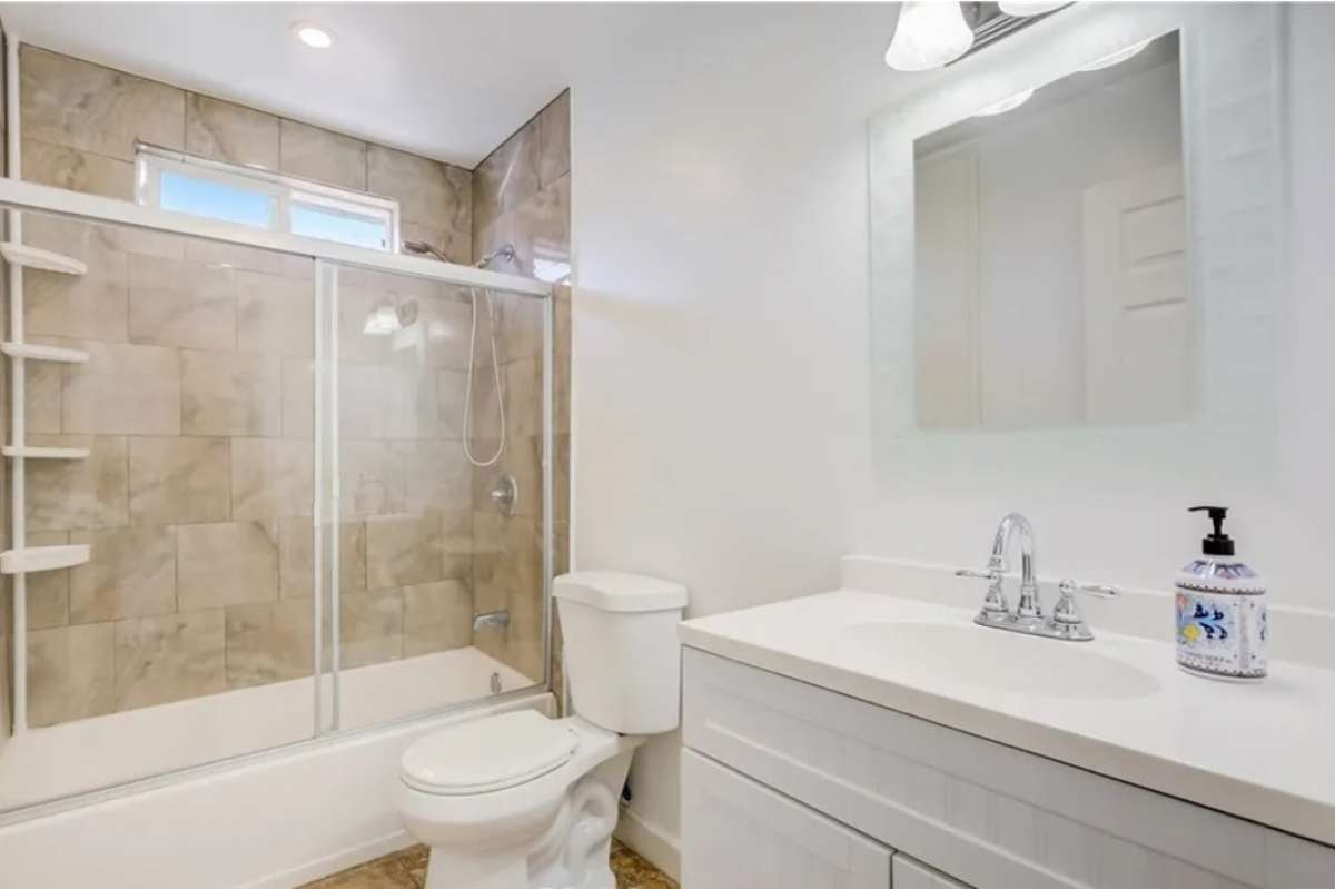 Beautiful Family 2beds 1bath for rent