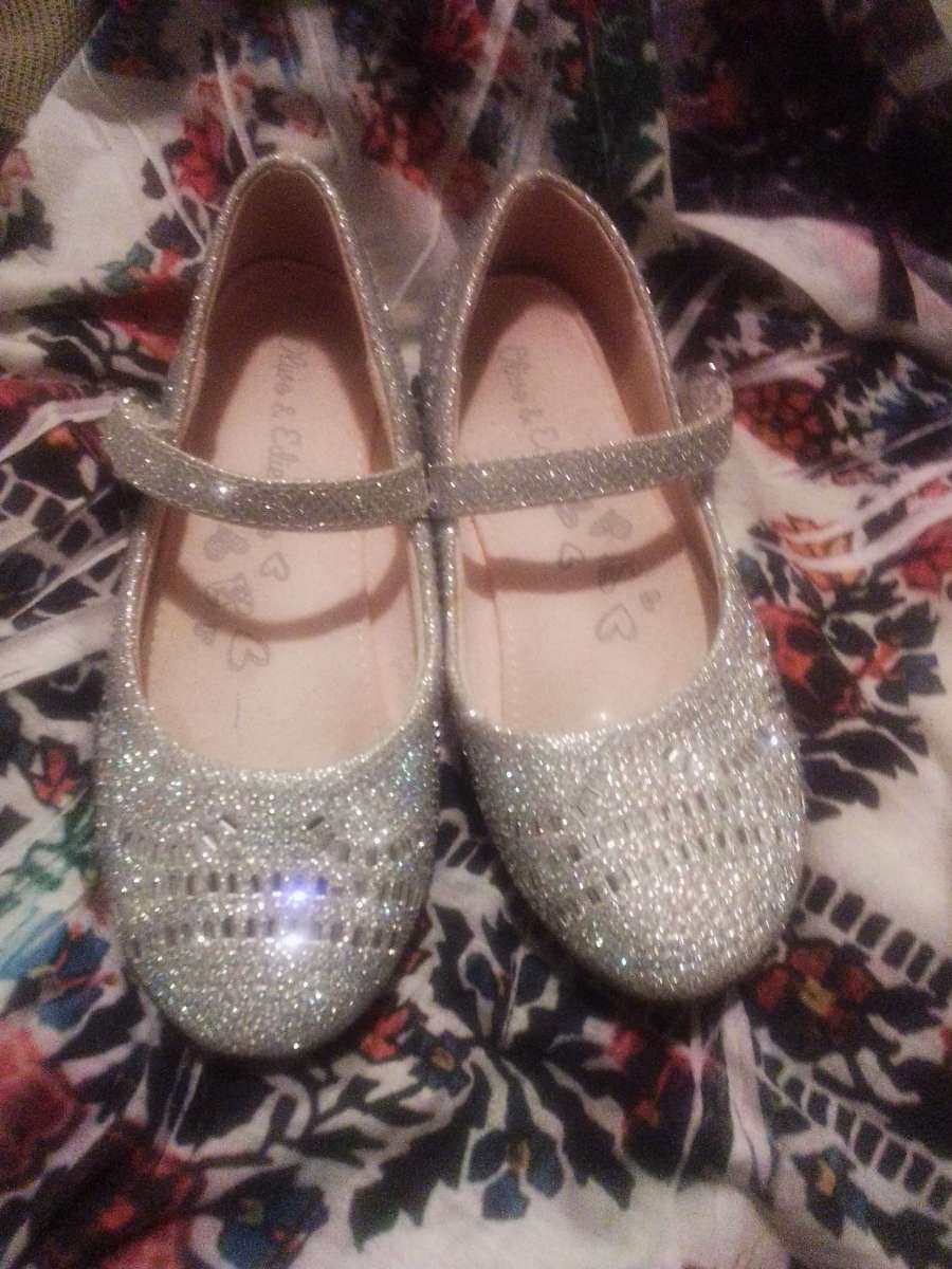 Olive and Edie Girls size 11 Mary Jane Rhinestone Shoes