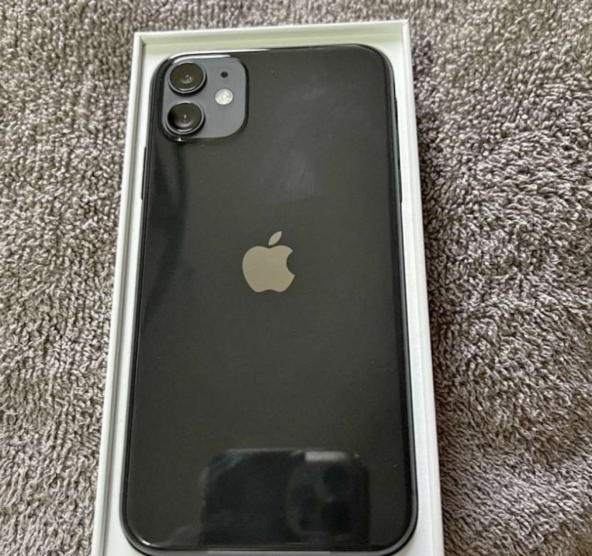 APPLE IPHONE 11