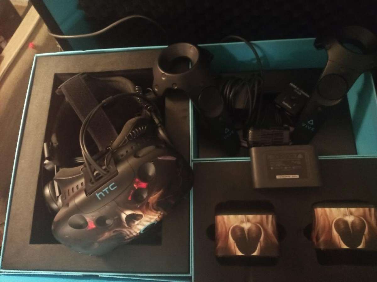 HTC vive VR headset Oculus rift Pro Pack