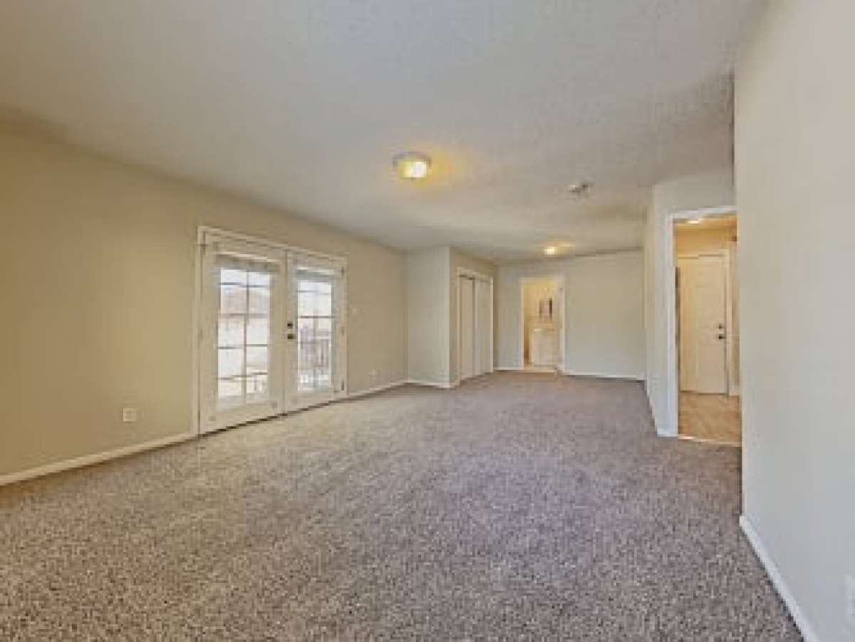 BEAUTIFUL SINGLE FAMILY HOME FOR RENT