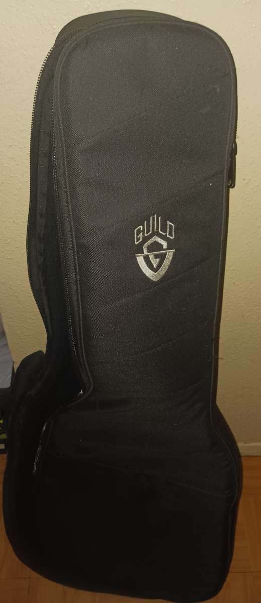 Guild Deluxe Acoustic Gig Bag