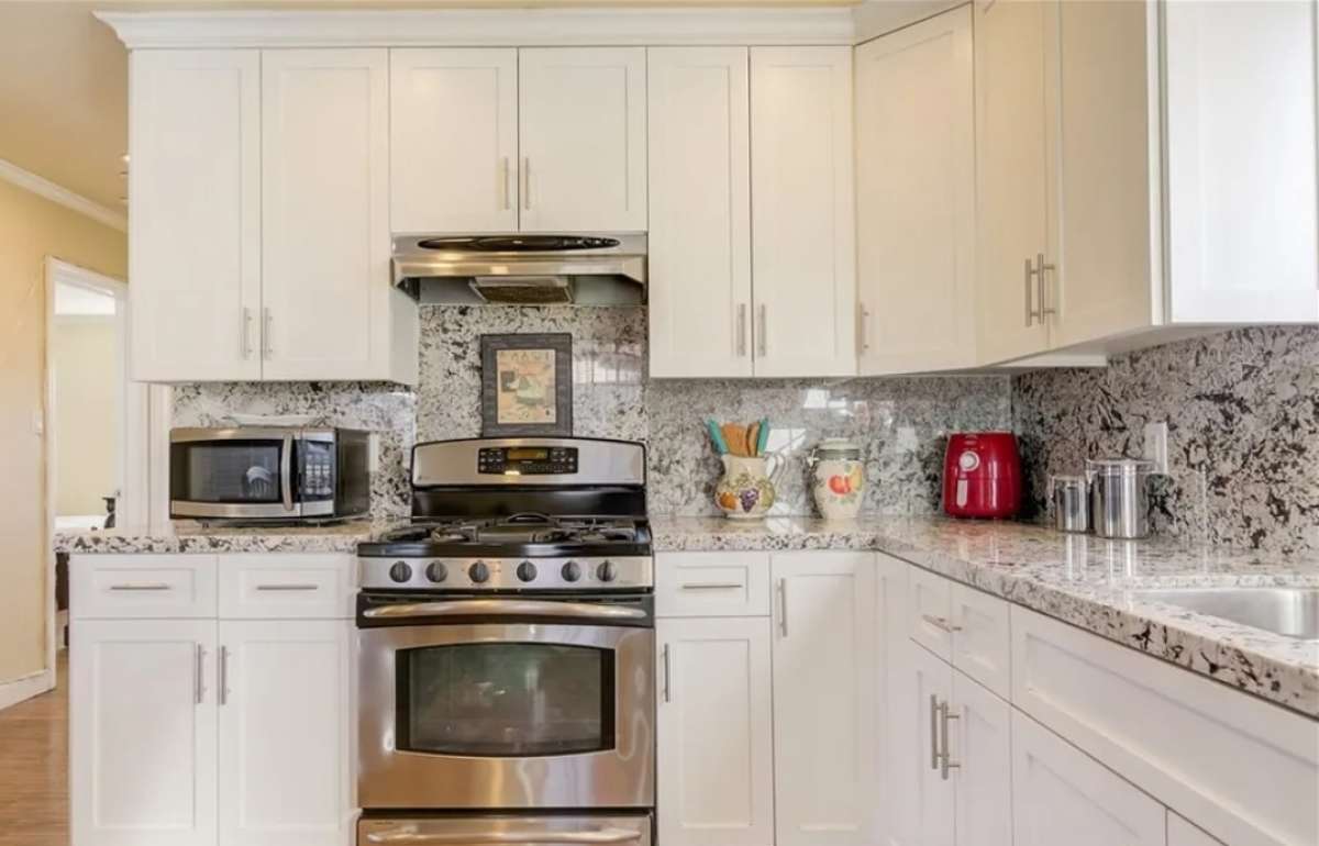 Beautiful Family 2beds 1bath for rent