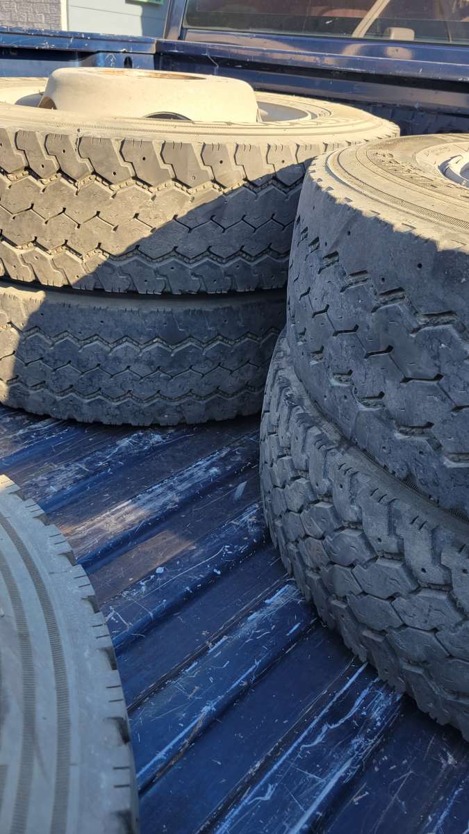 225 70R 19 5 F450 OEM wheels and good tires