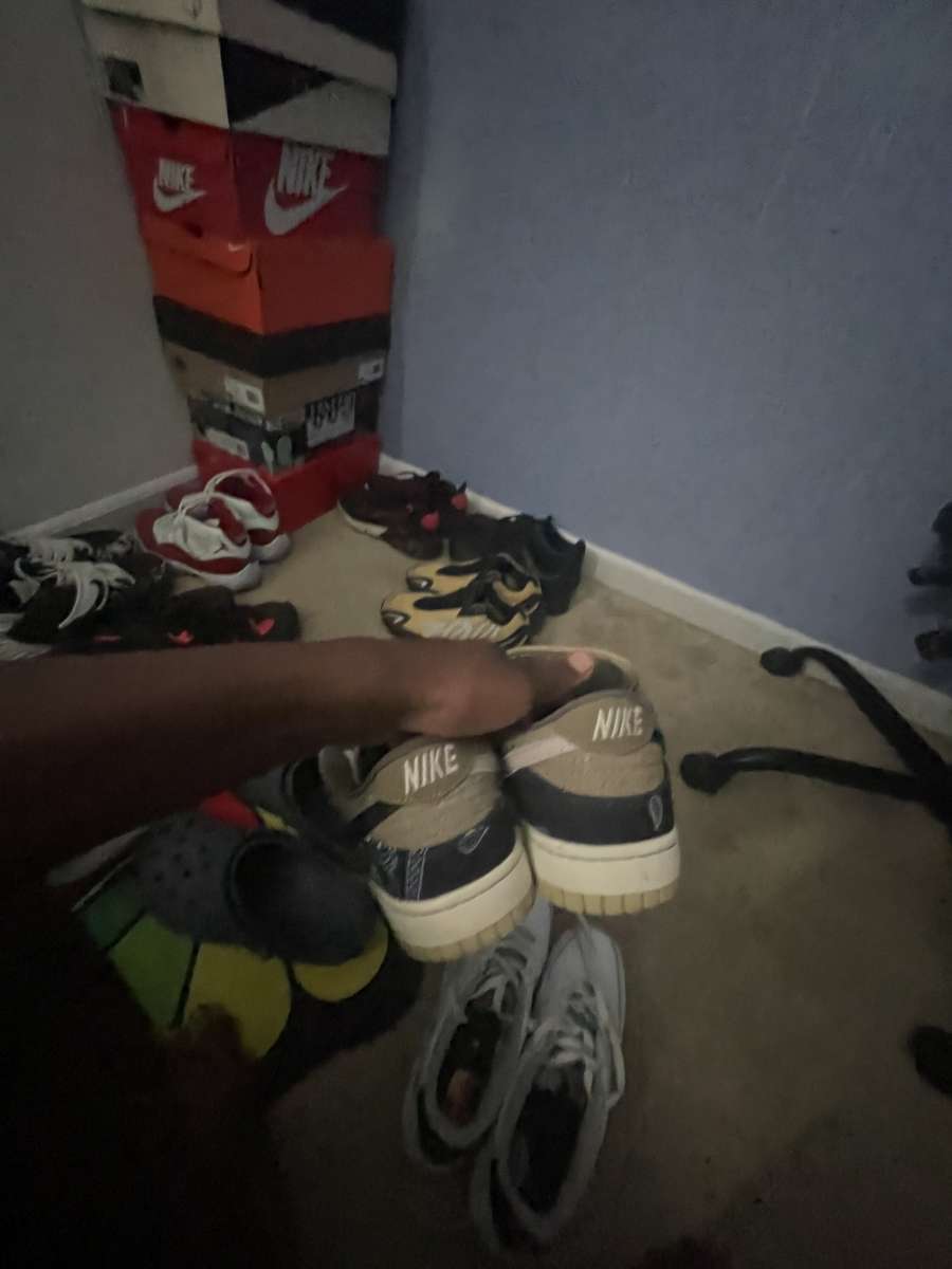 Travis scoot sb dunk size 7