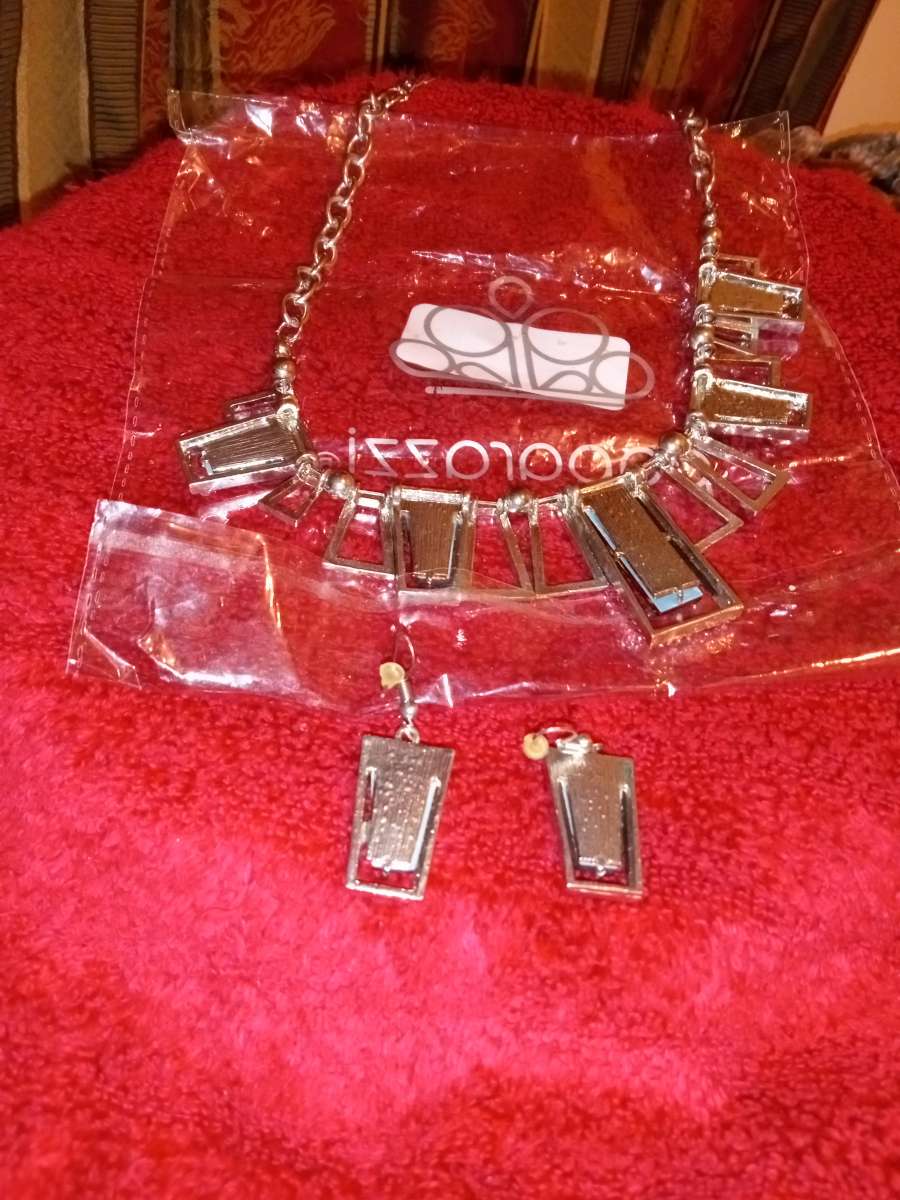 27 Piece Paparazzi Brand NWT Jewelry Bundle
