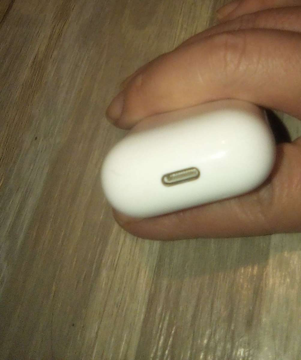 apple airpods 1st gen missing the right earbud