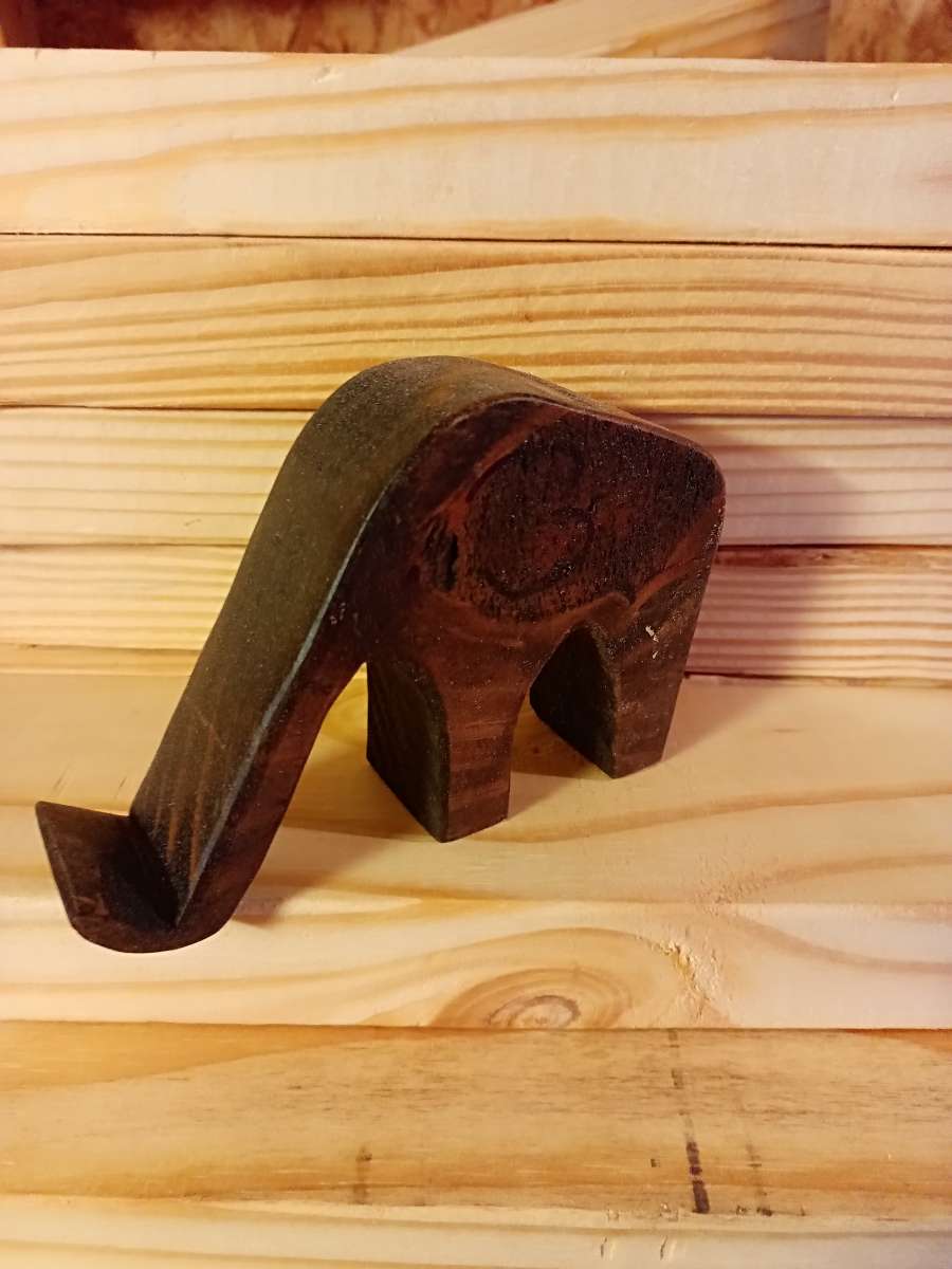 Elephant phone and tablet stand
