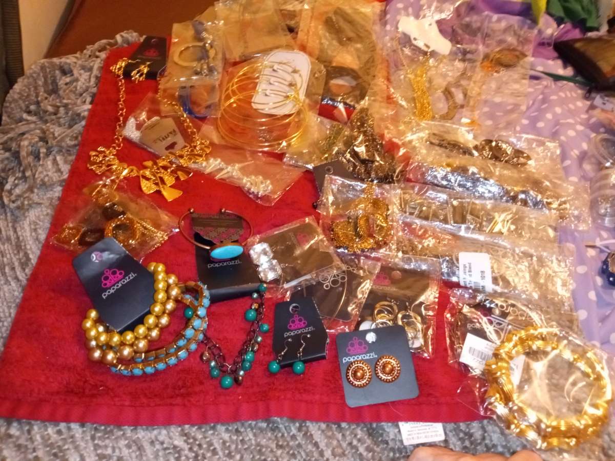 27 Piece Paparazzi Brand NWT Jewelry Bundle