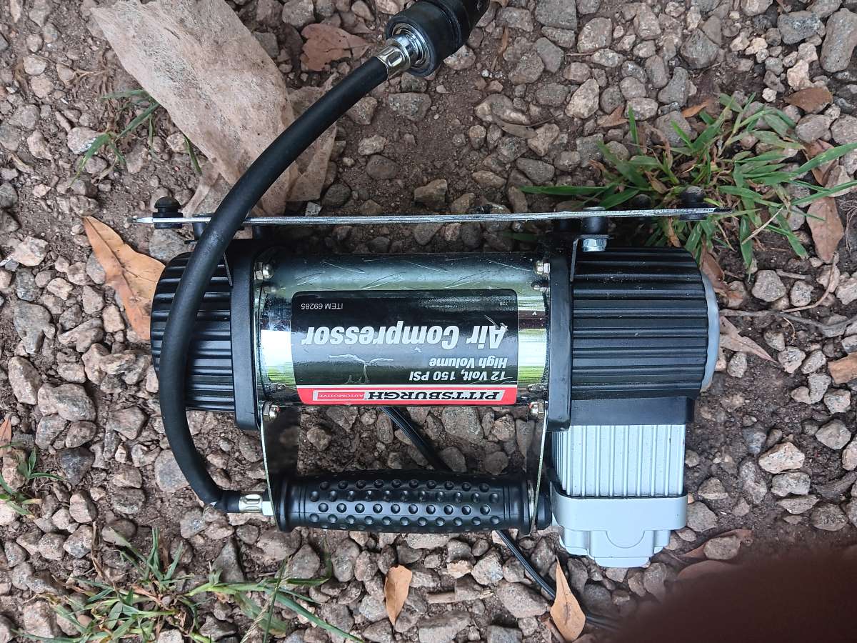 12v 150psi tire inflator