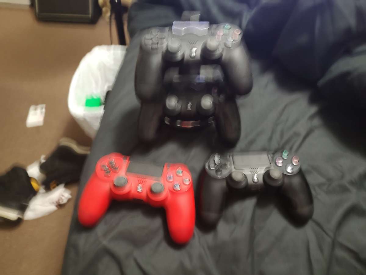 PlayStation 4 controllers