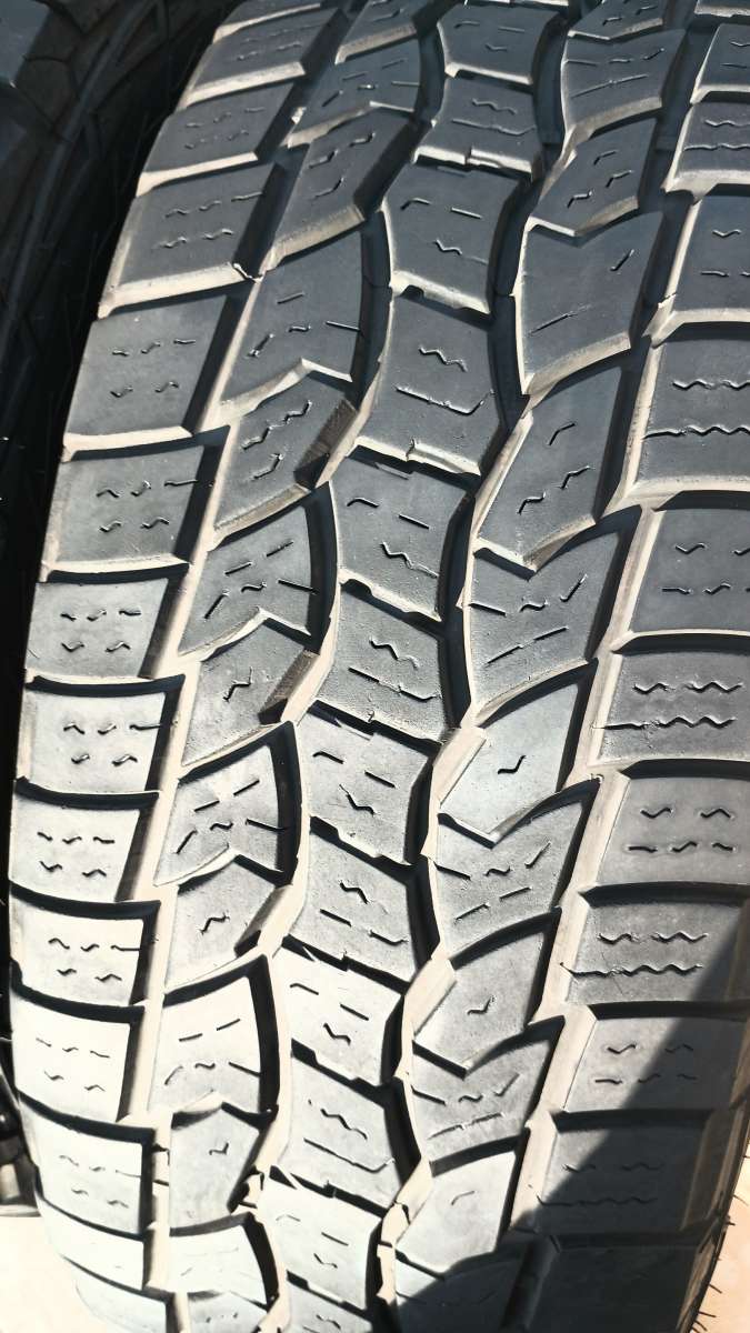 Cooper Advantage allterrain LT275 55 18