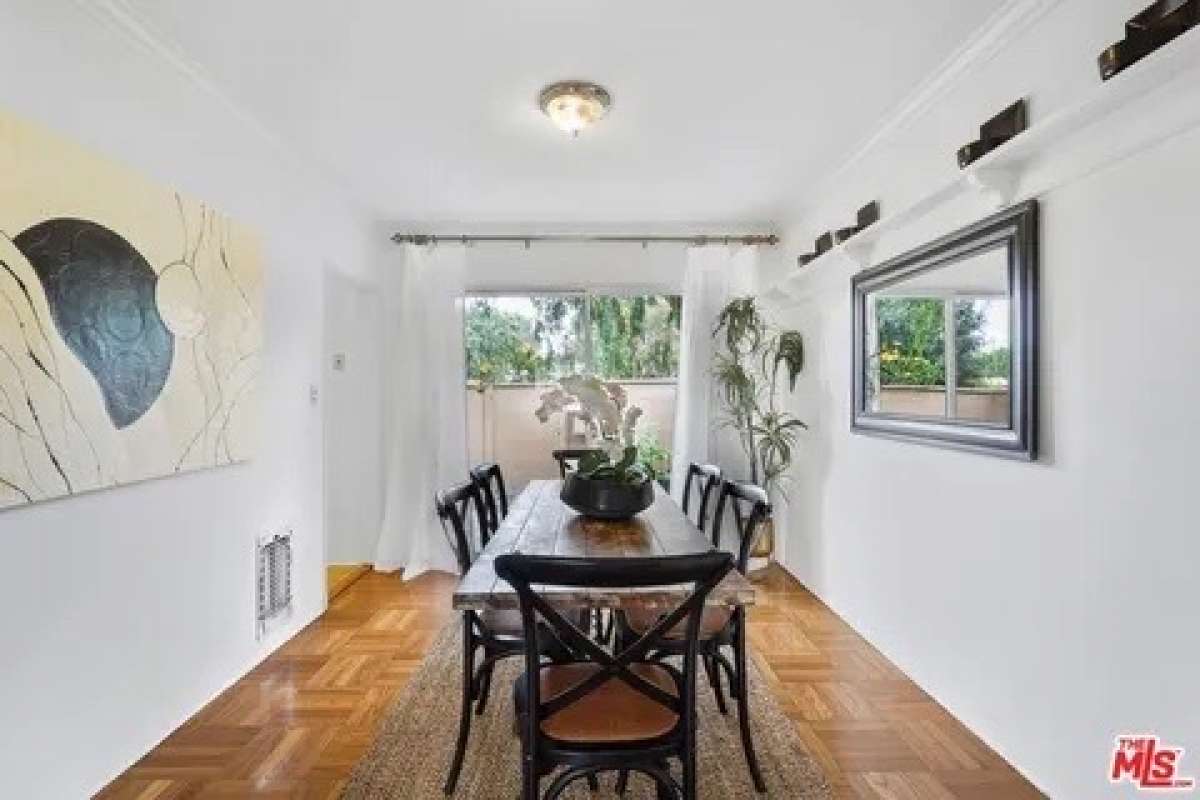 its a 1 bed 1 bath available for rent